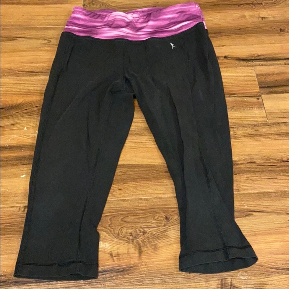 Black cropped leggings